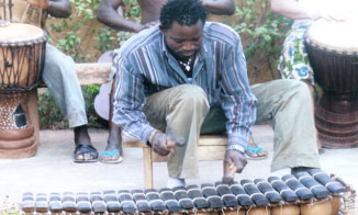 Yaya DIABATE, artiste, musicien, auteur, compositeur, chanteur né le 25 juillet 1973 à Lidara province de Kédougou, Burkina Faso